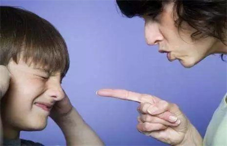 小孩青春期叛逆怎么教育